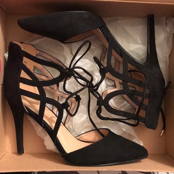 Heels - Picture 2 of 3